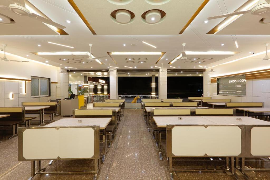 Hotel Decent Unjha Exterior photo